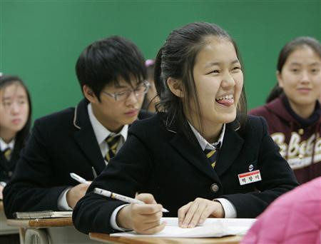 Học sinh Hàn Quốc. ẢNH: REUTERS. Học sinh Hàn Quốc. ẢNH: REUTERS.