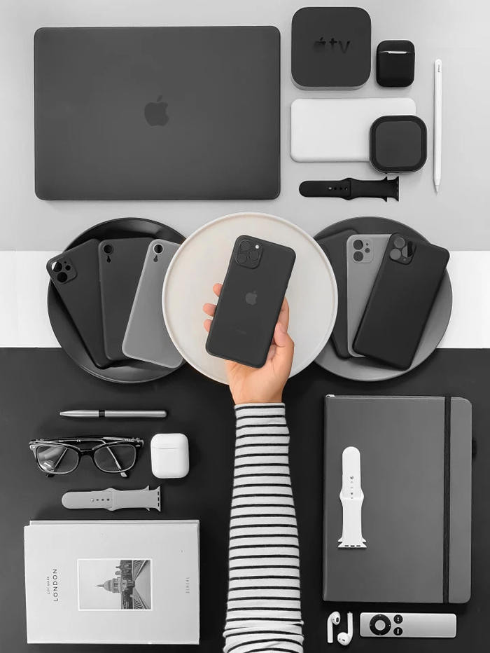 Ngoài model iPhone cao cấp với 3 camera, Nood còn mô hình của mẫu iPhone giá rẻ với camera kép. (Ảnh: NOOD) Ngoài model iPhone cao cấp với 3 camera, Nood còn mô hình của mẫu iPhone giá rẻ với camera kép. (Ảnh: NOOD)