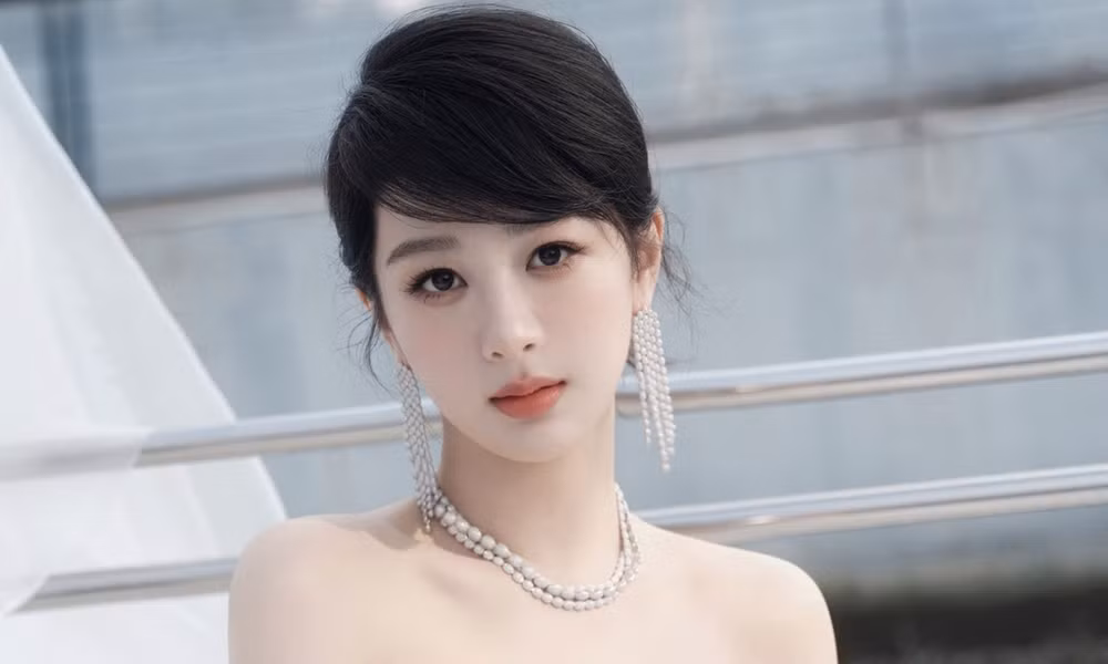 Nỗi lo bán mặt cho AI