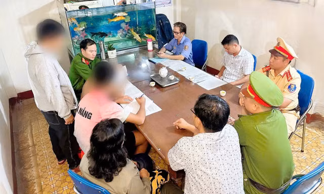Công an làm việc với 2 'thủ phạm' ném đá lên tàu hỏa 