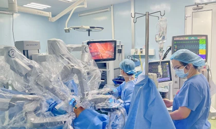 Sẽ lập trung tâm đào tạo phẫu thuật robot cho cả nước