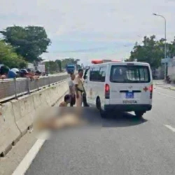 CSGT bị tông văng ra đường gãy chân khi ra hiệu lệnh dừng xe