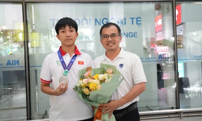 Nam sinh lớp 7 giành HCB tại AIMO 2025: Nếu đam mê Toán học, hãy thử sức và nỗ lực!