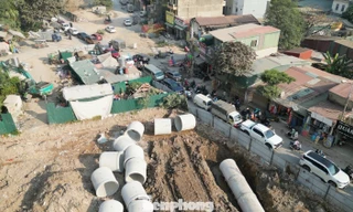 Hà Nội yêu cầu phun sương giảm bụi, dừng cấp phép thi công đào đường cuối năm