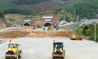 Thủ tướng phê bình 34 bộ, ngành, địa phương giải ngân đầu tư công chậm trễ