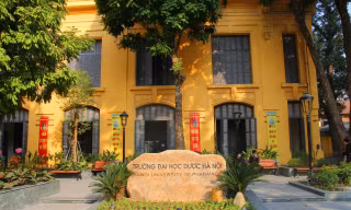 Hà Nội: Không di dời toàn bộ bệnh viện, trường học ra khỏi khu vực trung tâm