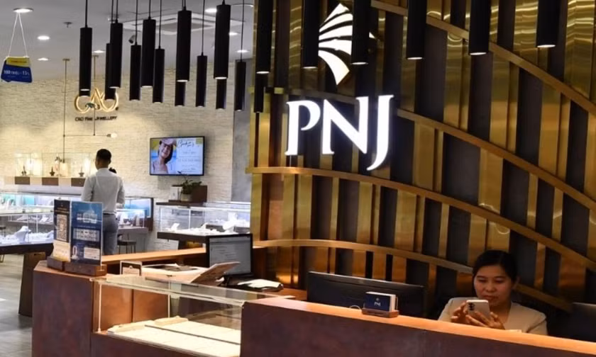 PNJ hút gần 1.000 tỷ đồng bắt đáy, khối ngoại vẫn xả mạnh