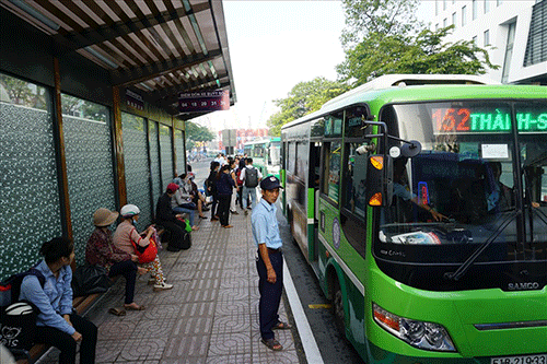 Cần phát triển thêm phương tiện giao thông công cộng. Cần phát triển thêm phương tiện giao thông công cộng.