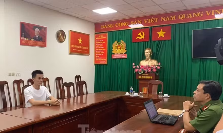 Phan Công Khanh.