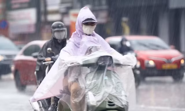Miền Bắc mưa to trước khi nắng nóng trở lại 