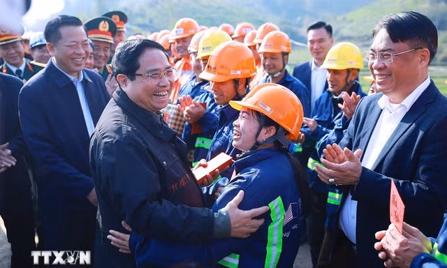 Thủ tướng kiểm tra dự án giao thông trọng điểm tại Lạng Sơn và Cao Bằng