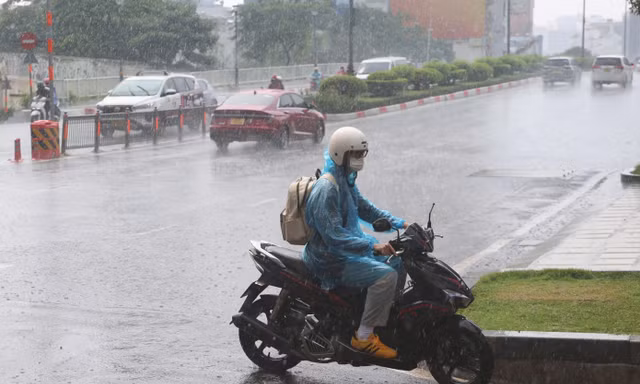 Nhiều nơi ở Nam Bộ mưa trái mùa kỷ lục 