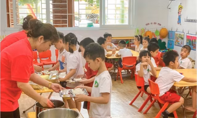 Dinh dưỡng học đường, chìa khóa nâng tầm vóc và trí tuệ Việt