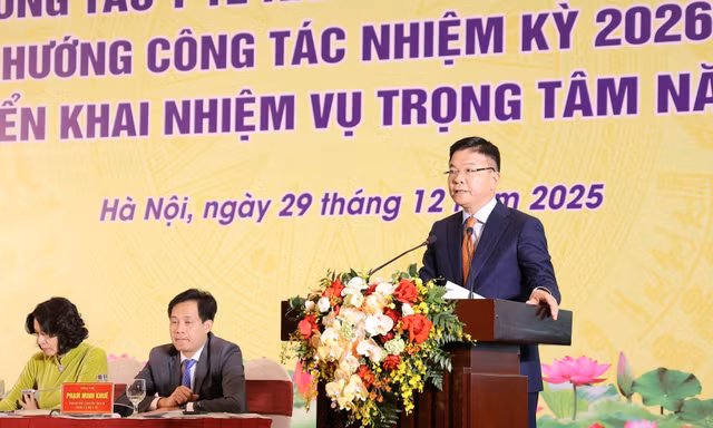 Phó Thủ tướng Lê Thành Long: Tháo gỡ nhiều ‘điểm nghẽn’ tạo đà phát triển cho ngành Y tế