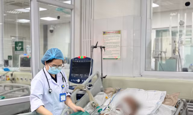 Nguy kịch vì biến chứng uốn ván do không tiêm phòng sau chấn thương