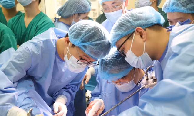 Kỹ thuật mổ không sẹo điều trị ung thư phụ khoa lần đầu triển khai tại Việt Nam