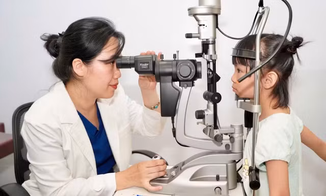 Chuyên gia chỉ rõ nguyên nhân gia tăng trẻ bị cận thị và cách khắc phục