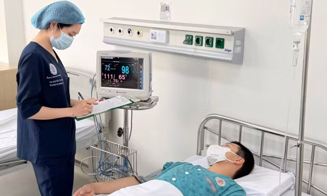Nhiều bệnh nhân viêm màng não do não mô cầu diễn biến nặng