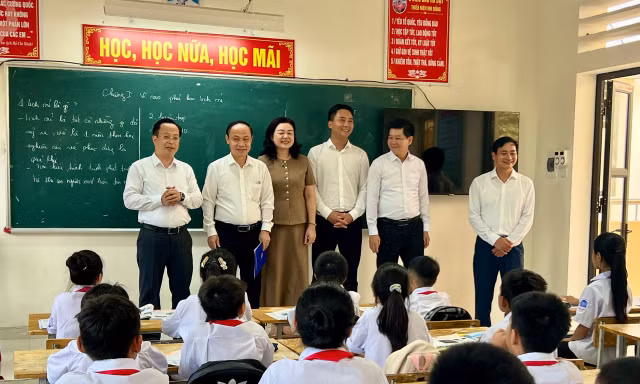 Bài học sau lễ khai giảng đặc biệt ở xã đảo duy nhất của Thủ đô