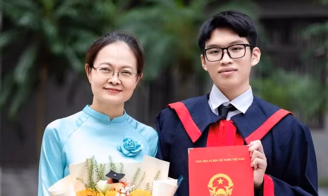 Nam sinh mê Toán trở thành thủ khoa môn Vật lý trường chuyên