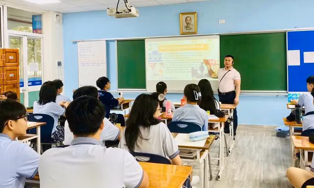 Lộ đề thi, nhiều học sinh chương trình Cambridge tại Việt Nam phải thi lại