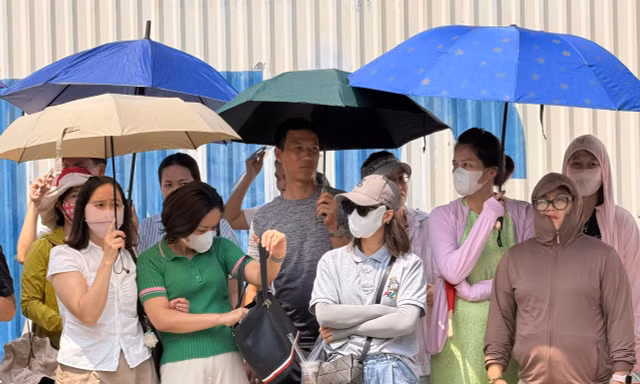 Tuyển sinh lớp 10, Hà Nội phát hiện 4 thí sinh cầm điện thoại vào phòng thi 