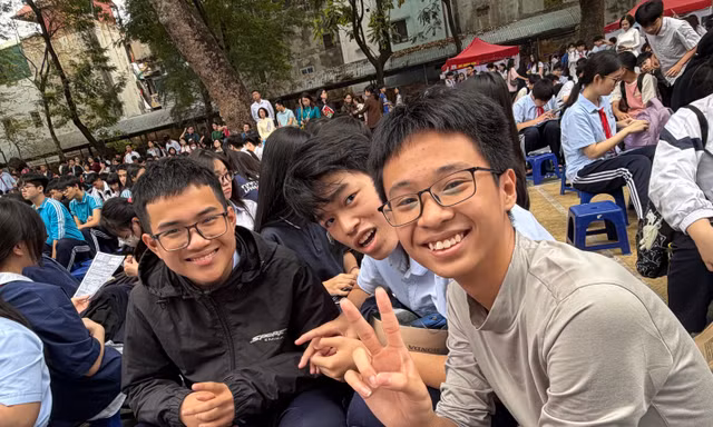 Năm nay, Hà Nội có số lượng học sinh dự tuyển vào lớp 10 đông nhất trong vòng chục năm qua.