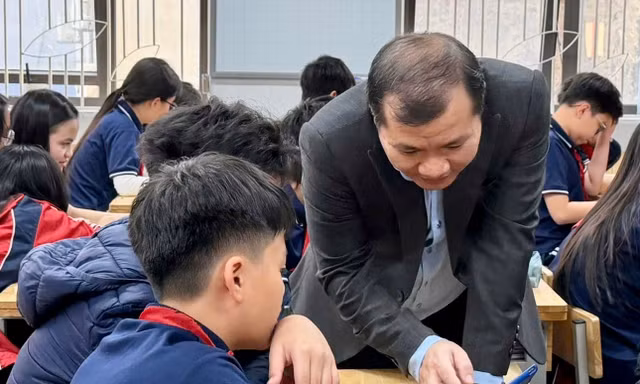 Bộ GD&ĐT: Thí điểm dạy AI trong trường phổ thông không gây quá tải chương trình