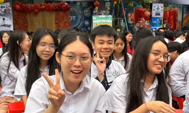 Căng thẳng tỉ lệ chọi vào lớp 10 công lập ở Hà Nội