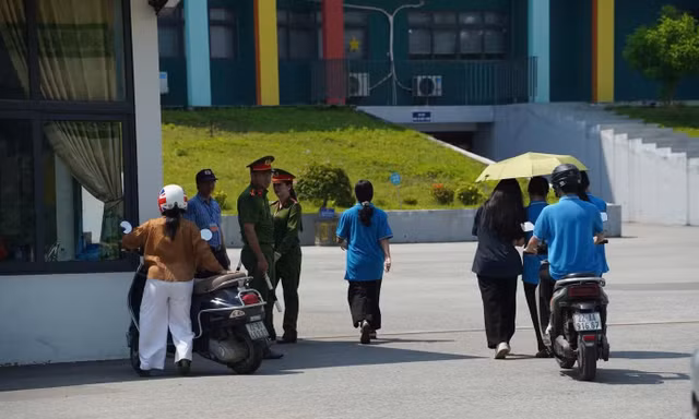 'Sự cần thiết của tính trung thực khi chia sẻ thông tin' vào đề thi Ngữ văn ở Tuyên Quang
