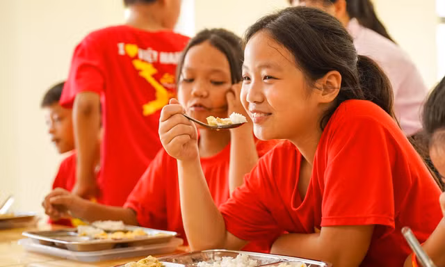 Sở GD&ĐT Hà Nội yêu cầu công khai thực đơn bữa ăn bán trú