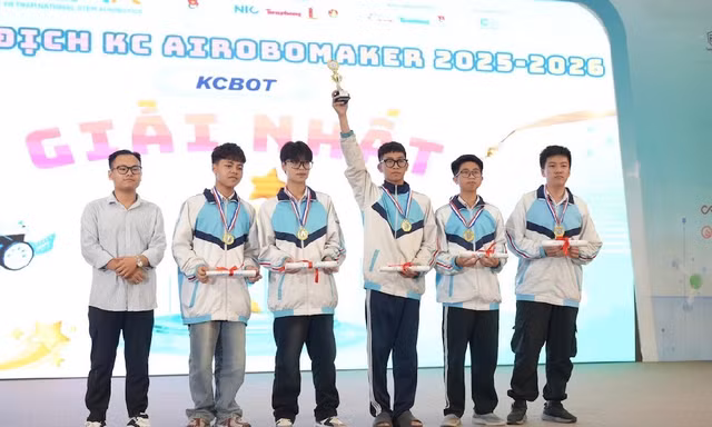 Dấu ấn sáng tạo của học sinh tiểu học tại Chung kết Vô địch KC aiRoboMaker 