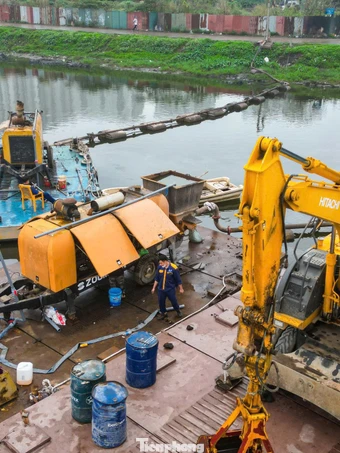 Xuyên đêm hút bùn hạ lưu sông Tô Lịch, Kim Ngưu theo lệnh khẩn cấp