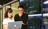 Chứng khoán liệu đã qua 'đỉnh đầu cơ'?