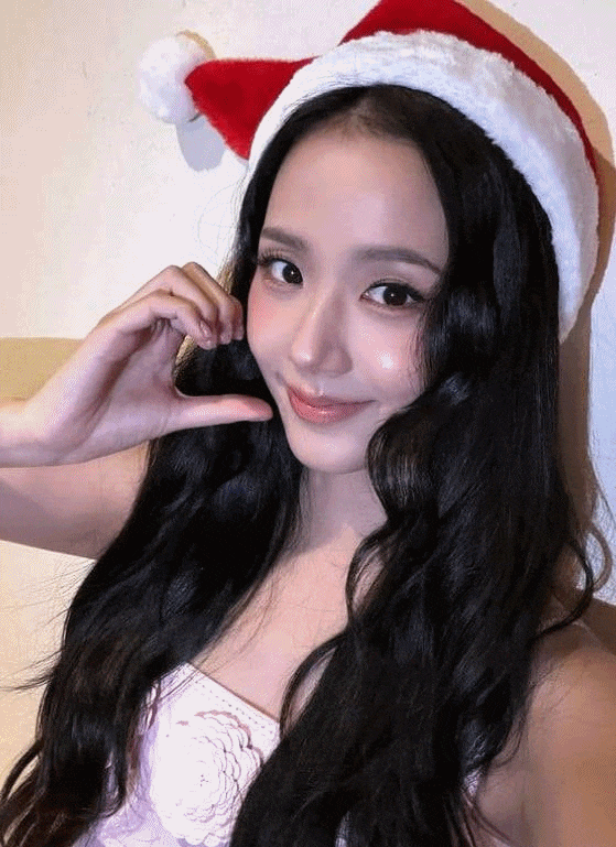 jisoo-noel.gif