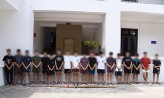 Camera AI ‘tóm gọn’ nhóm học sinh tụ tập mang theo hung khí
