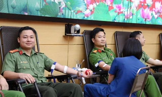 Đoàn viên thanh niên công an Phú Thọ hiến máu 