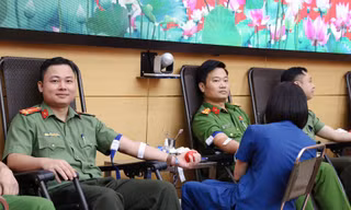 Đoàn viên thanh niên công an Phú Thọ hiến máu 