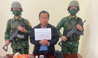 Bắt quả tang đối tượng đang vận chuyển 12.000 viên ma túy tổng hợp 