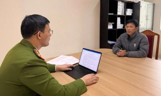 Khởi tố một người dựng rạp cưới dưới lòng đường 