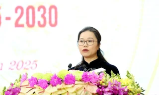 Bà Bùi Thị Minh phát biểu nhận nhiệm vụ.