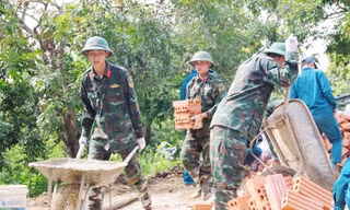 Quân khu 2 bắt tay xây mới 331 căn nhà cho người dân vùng lũ Sơn La