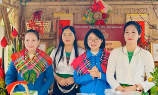 Đoàn thanh niên Đất Tổ livestream bán nông sản địa phương