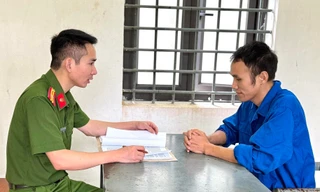 Khởi tố 2 đối tượng lập nhóm Facebook lừa đảo ‘bao luật’ cho phương tiện vận tải vi phạm