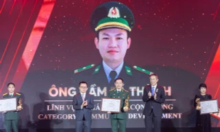 Người lính truyền lửa xóa đói giảm nghèo nơi biên cương