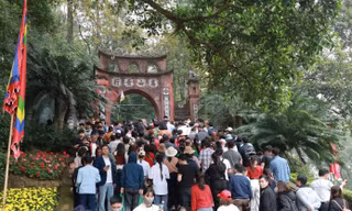 Công đức bằng QR tại Đền Hùng