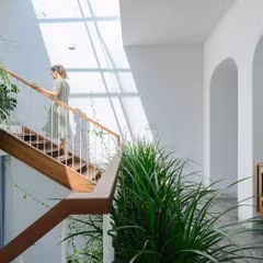 Cuộc sống bình yên bên trong ngôi nhà trắng, xanh lam 