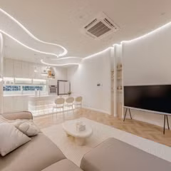 Sức mạnh đơn sắc và tông sáng ấm làm thay đổi hoàn toàn ngôi nhà