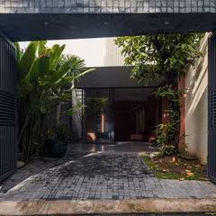 Ấn tượng ngôi nhà hai mái hiên 