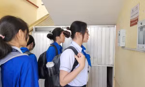 Trường học ở Cà Mau 'nói không' với điện thoại, điểm danh bằng khuôn mặt